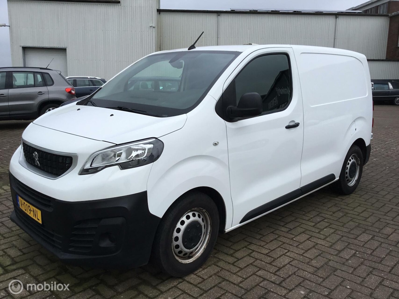 Peugeot Expert - Bestel 226C 1.6 BlueHDI 115 Premium euro 6 - AutoWereld.nl