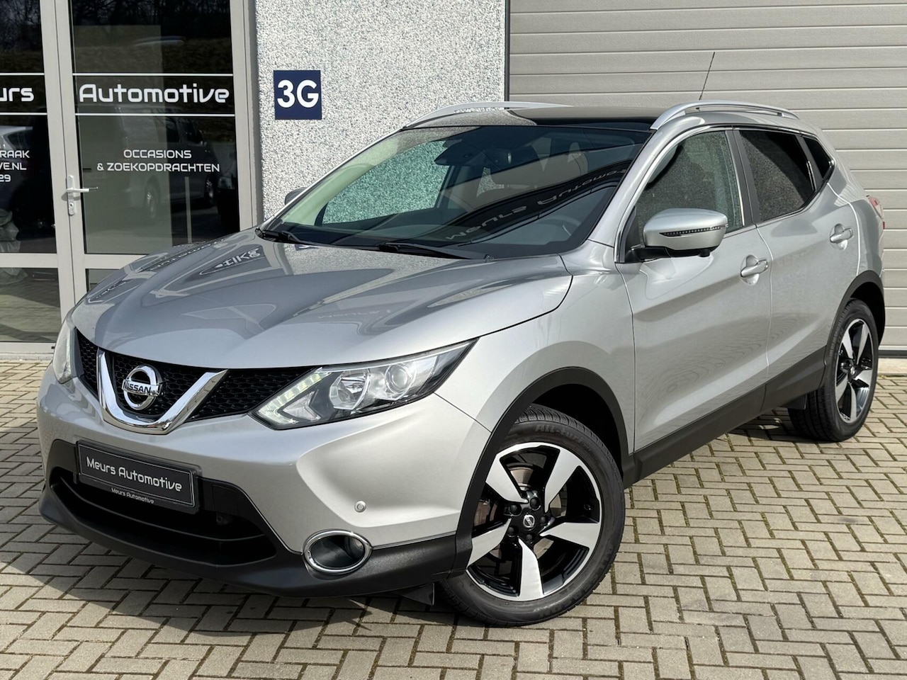 Nissan Qashqai - 1.2 N-Connecta Pano/Camera/Cruise/Trekhaak/Climate/NLAuto - AutoWereld.nl