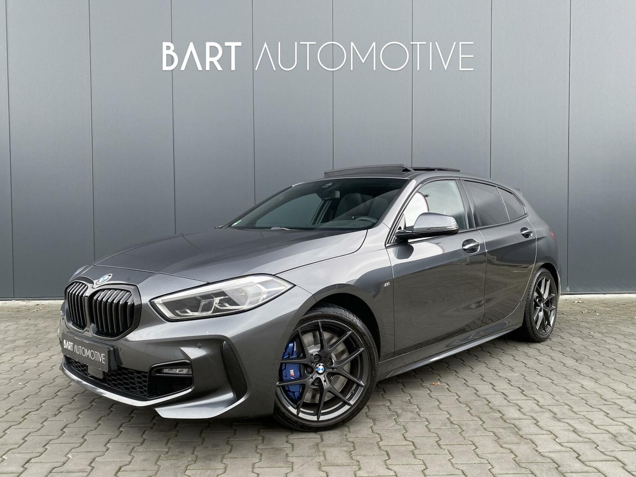 BMW 1-serie - 118i High Executive M pakket|Pano|M Sport Remmen - AutoWereld.nl