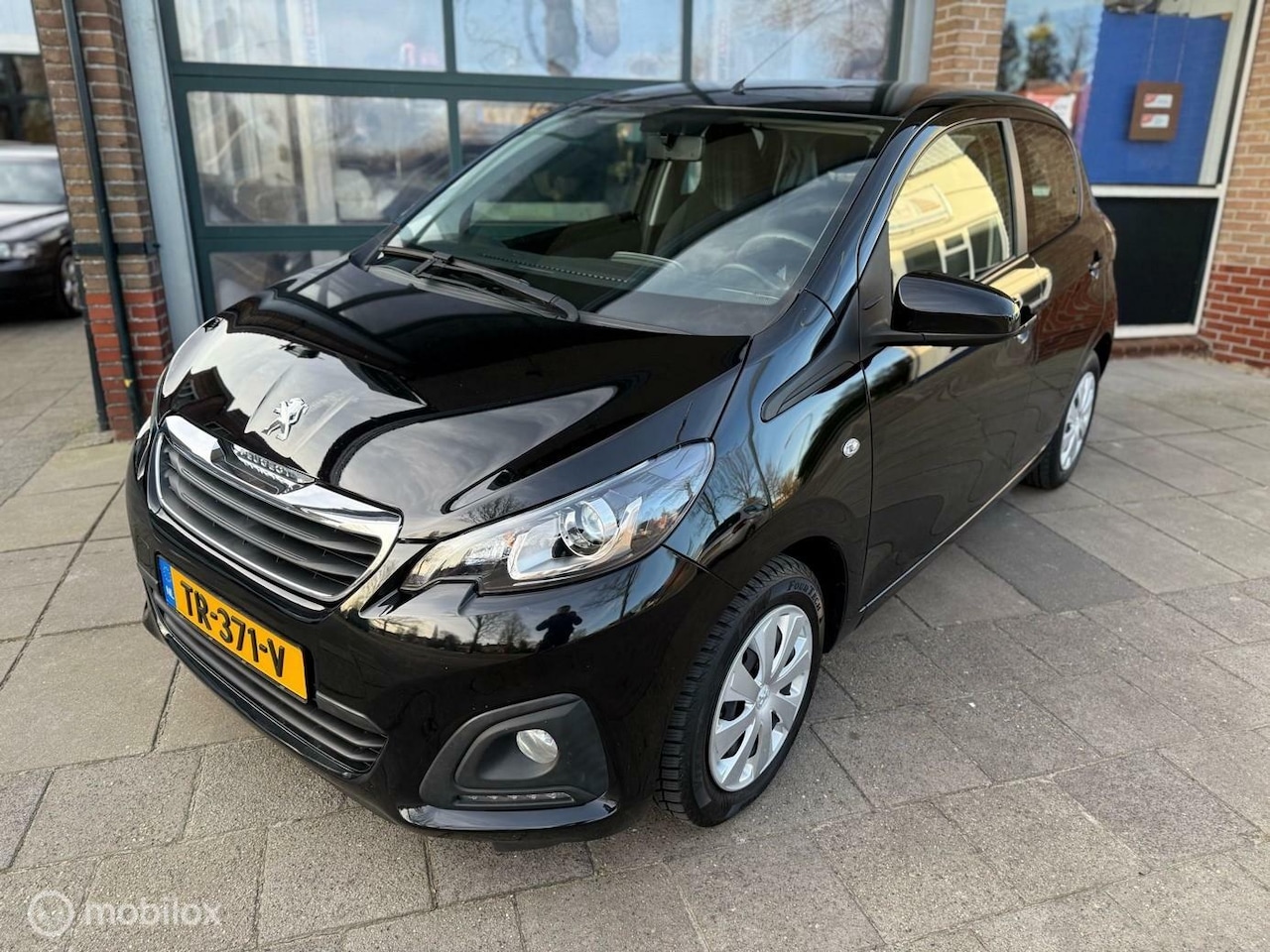 Peugeot 108 - 1.0 e-VTi Blue Lease / Airco / Lage Kmstand! / - AutoWereld.nl