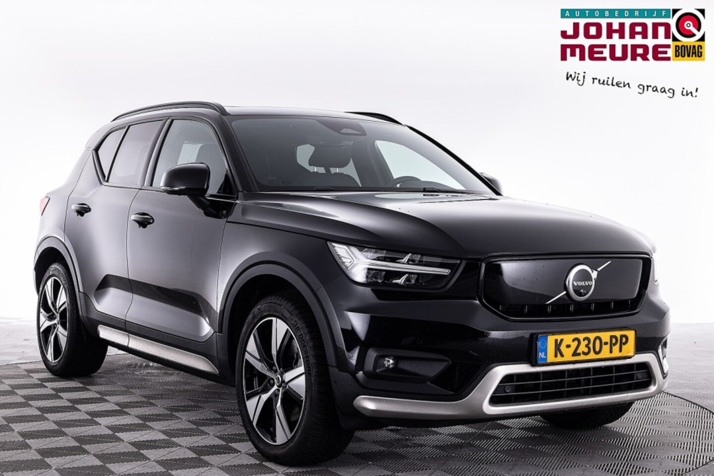 Volvo XC40 - Recharge P8 AWD R-Design | PANORAMADAK | LEDER ✅ 1e Eigenaar . - AutoWereld.nl