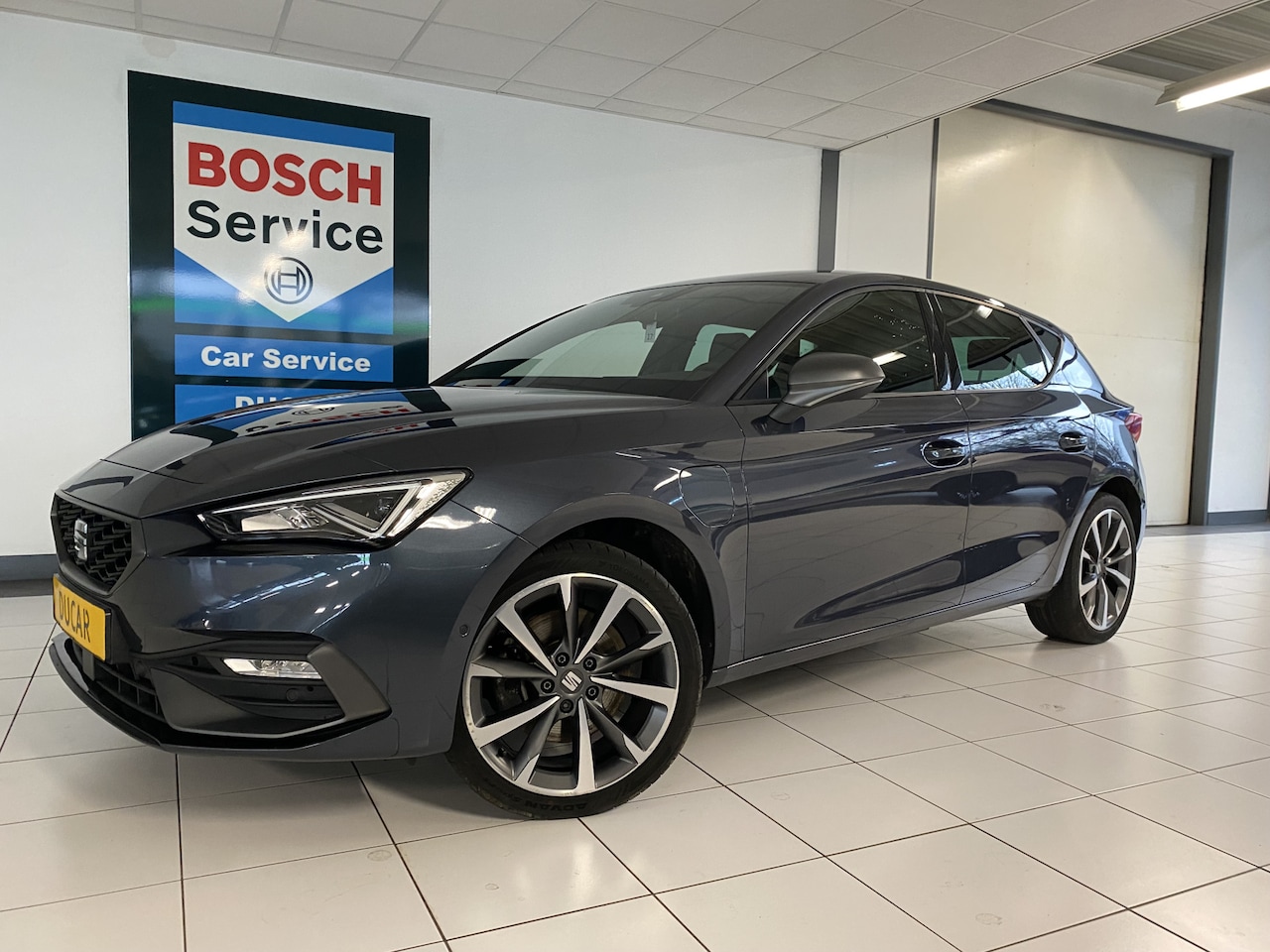 Seat Leon - 1.4 TSI eHybrid PHEV FR Business Intense stuur/stoelverwarming/ applecarplay/android - AutoWereld.nl