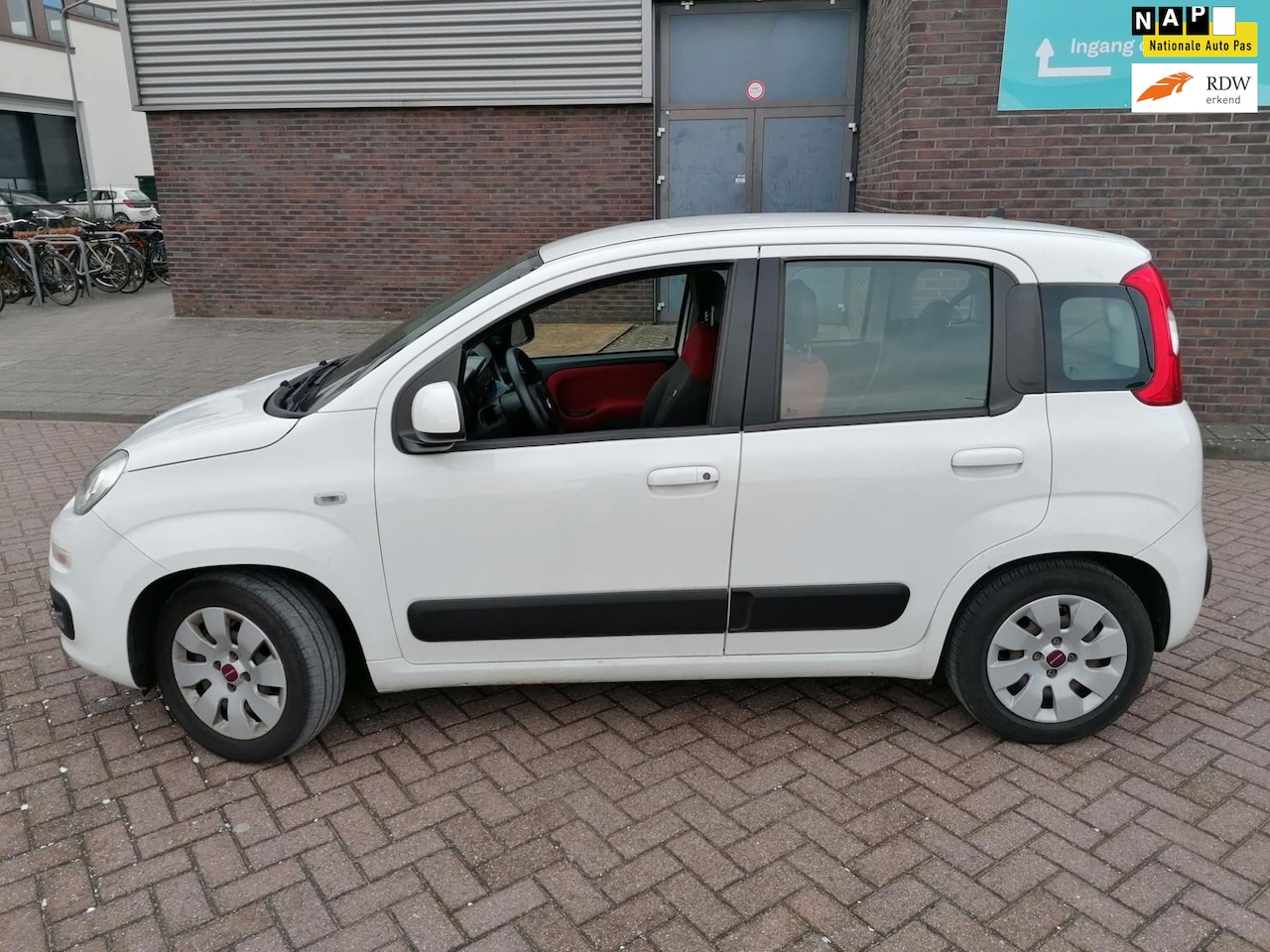 Fiat Panda - 0.9 TwinAir 80pk Automaat Airco 125.000km Zuinig Hoge instap - AutoWereld.nl