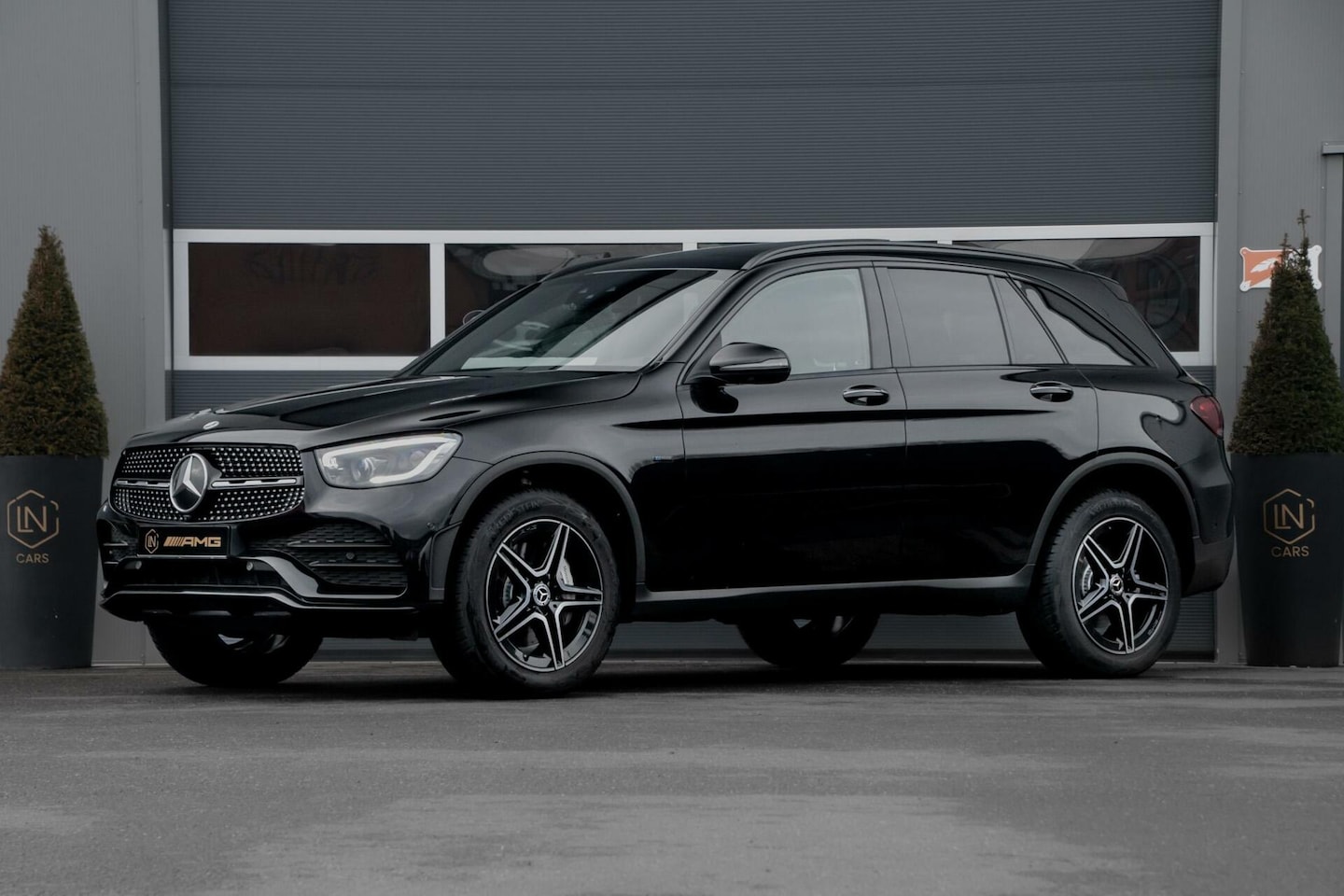 Mercedes-Benz GLC-klasse - 300e 4MATIC AMG | Panoramadak | DAB - AutoWereld.nl