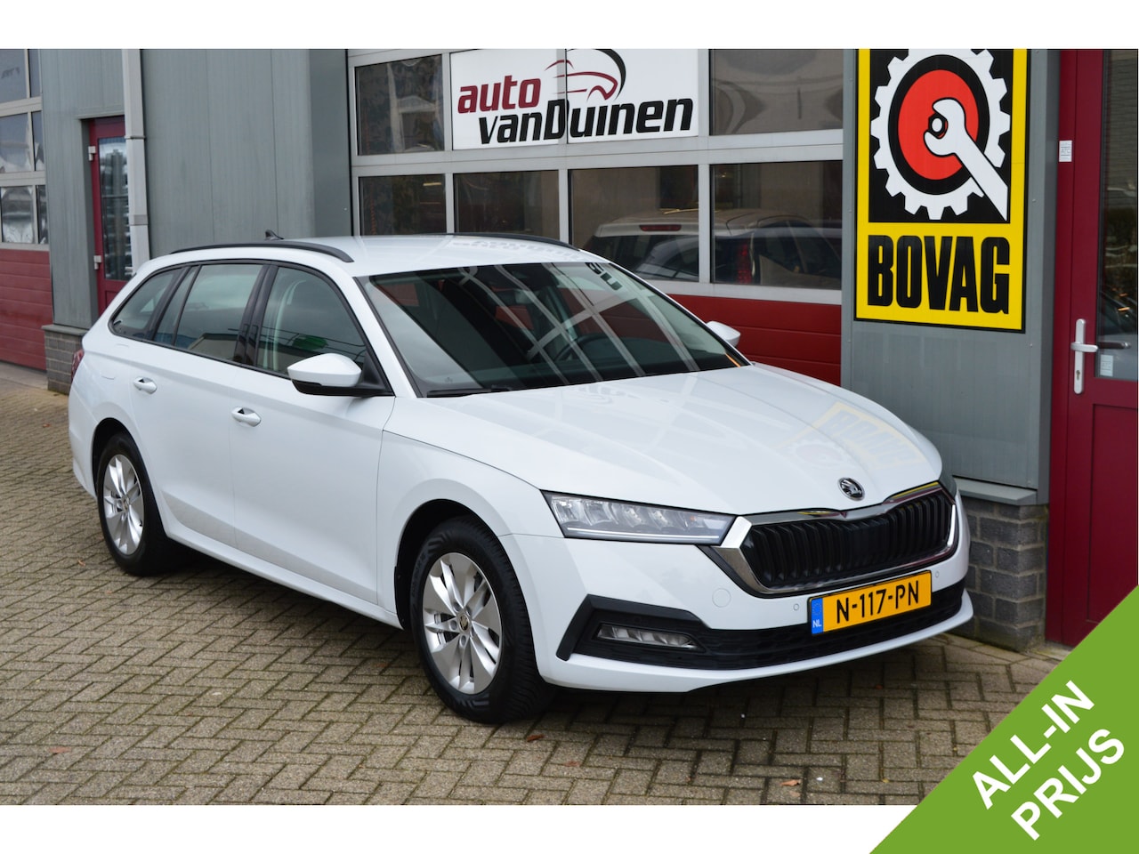 Skoda Octavia Combi - 1.0 e-TSI Business Edition O.a: Clima, Navi, Carplay, DAB, PDC, Rijklaar, Etc. All-in prij - AutoWereld.nl