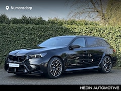 BMW 5-serie Touring - M5 | Panorama | Bowers & Wilkins | CoPilot | Trekhaak | Carbon-Keramische Remmen