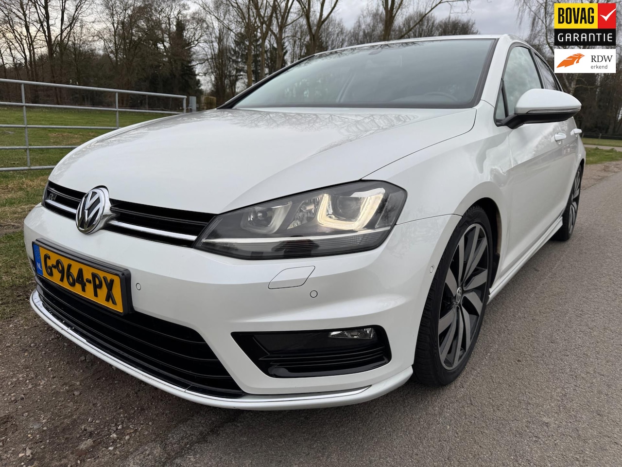 Volkswagen Golf - 1.4 TSI Highline keurig netjes met groot scherm - AutoWereld.nl