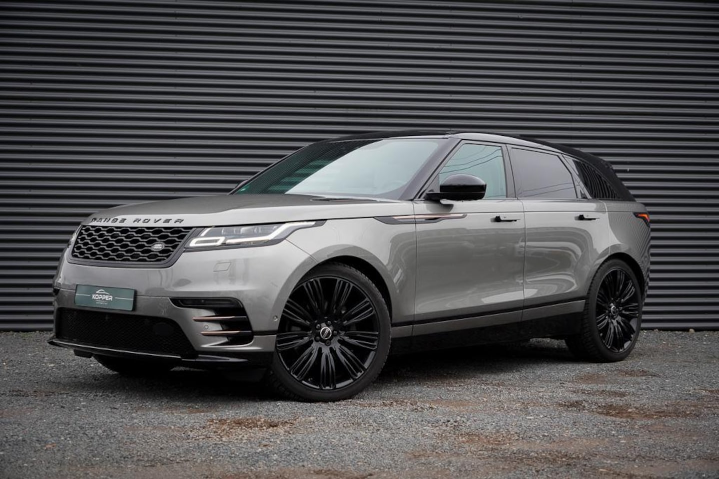 Land Rover Range Rover Velar - 3.0 V6 SC AWD First Edition / Pano / Massage / Meridian / Trekhaak - AutoWereld.nl