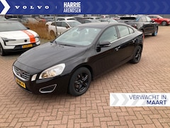 Volvo S60 - T3 Kinetic | Navigatie | PDC Achter | Bluetooth |