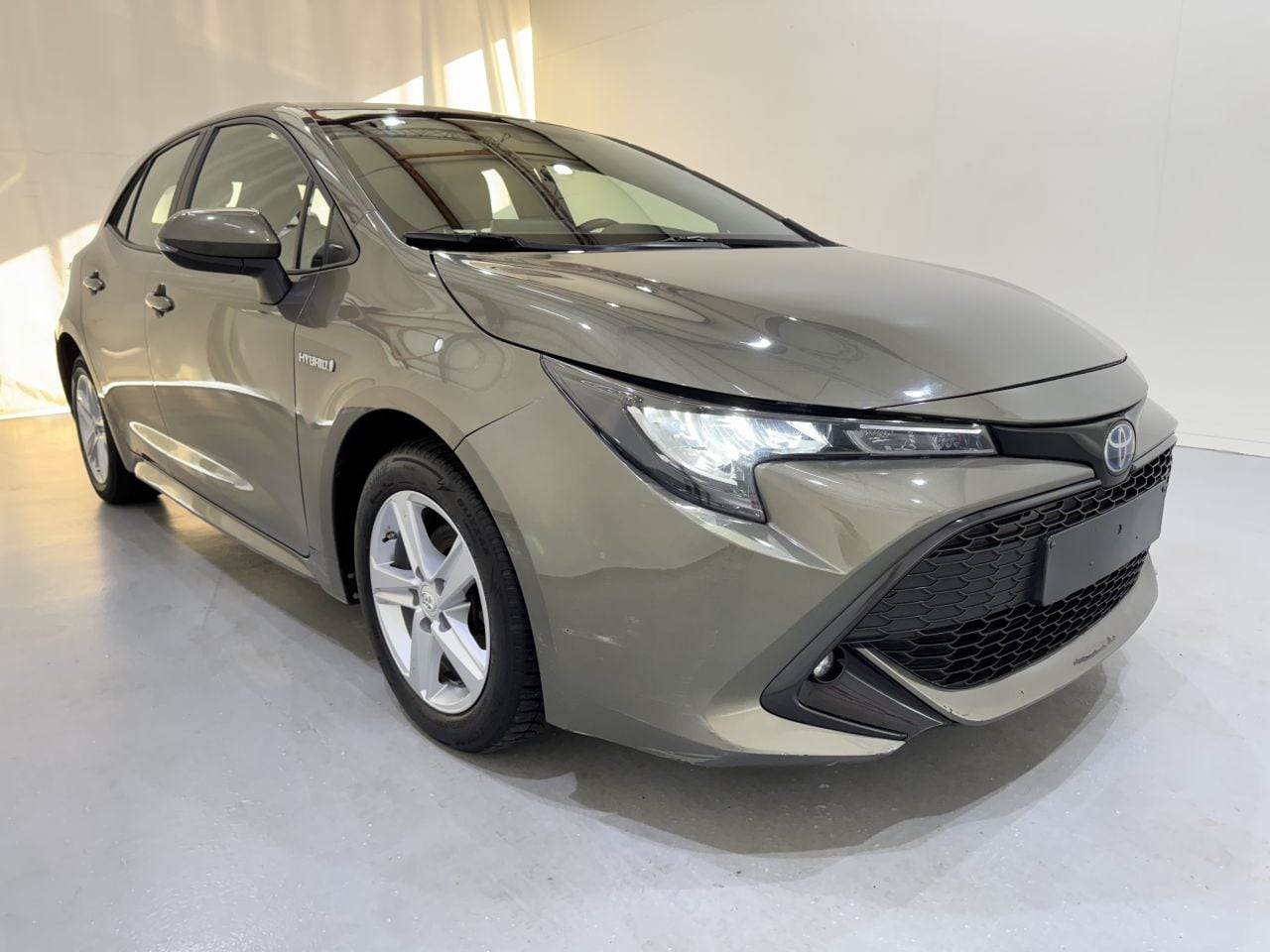 Toyota Corolla - HB 1.8 Hybrid Dynamic - AutoWereld.nl