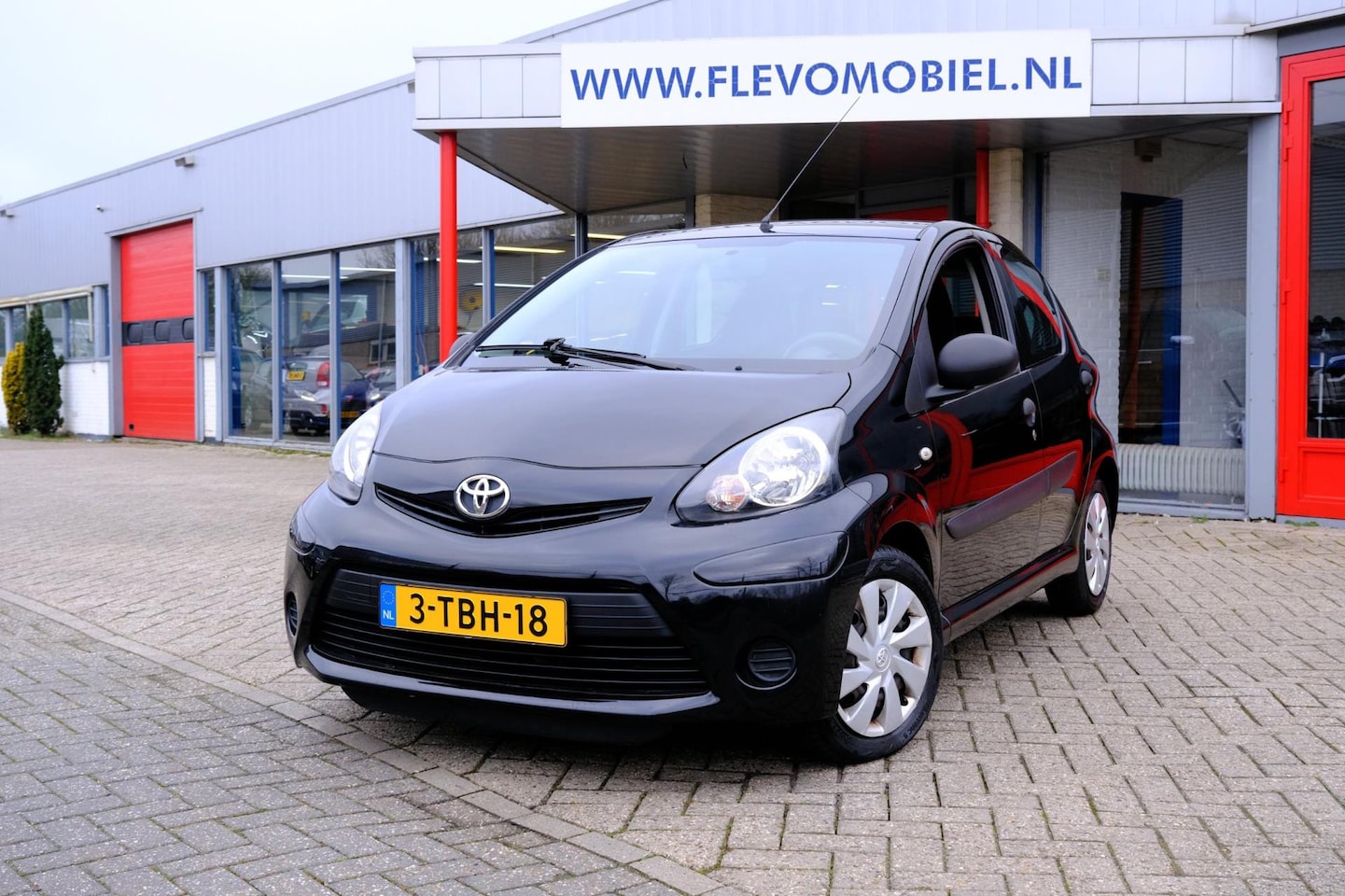 Toyota Aygo - 1.0 VVT-i Now 5-drs Airco |1e Eigenaar! - AutoWereld.nl