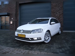 Volkswagen Passat Variant - 2.0 TDI Highline BlueMotion Panoramadak Navi Clima