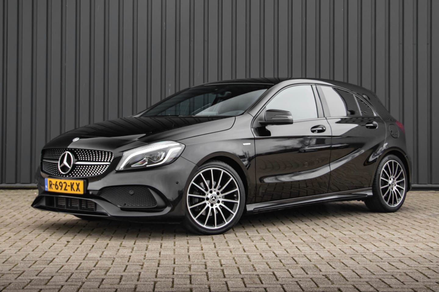 Mercedes-Benz A-klasse - 180 Business Solution AMG Automaat | Night | Carplay - AutoWereld.nl