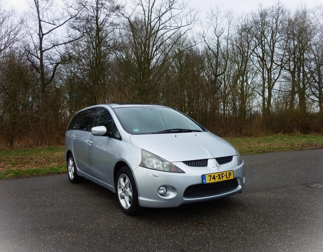 Mitsubishi Grandis - 2.4-16V Instyle . AUTOMAAT . 6 Pers . Leder intrieur . Yongtimer . enz - AutoWereld.nl