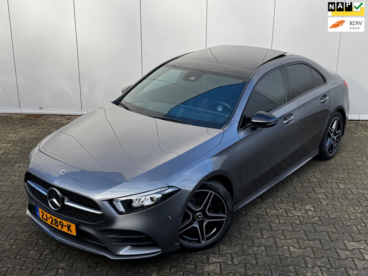 Mercedes-Benz A-klasse - A200 LIMOUSINE AMG AMBIANCE CARPLAY PANO STOELVERWARMING ORIGINEEL NEDERLANDS NAP - AutoWereld.nl