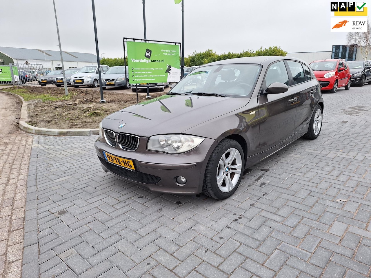 BMW 1-serie - 118i High Executive / Nette auto / Zeer goede staat - AutoWereld.nl