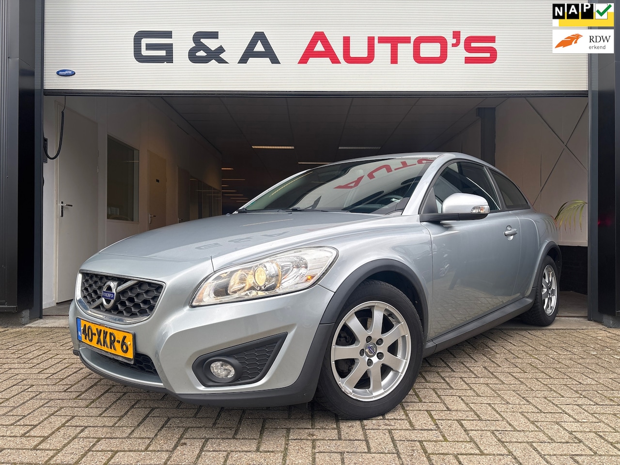 Volvo C30 - 1.6 D2 R-edition / CRUISE CTRL / AIRCO / PDC / LEDER - AutoWereld.nl