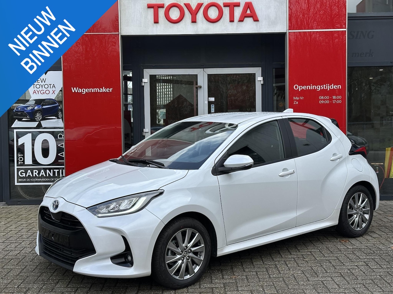 Toyota Yaris - 1.5 Hybrid Active Plus HEAD-UP DISPLAY STOEL VRW STUUR VRW LM APPLE/ANDROID CARPLAY - AutoWereld.nl