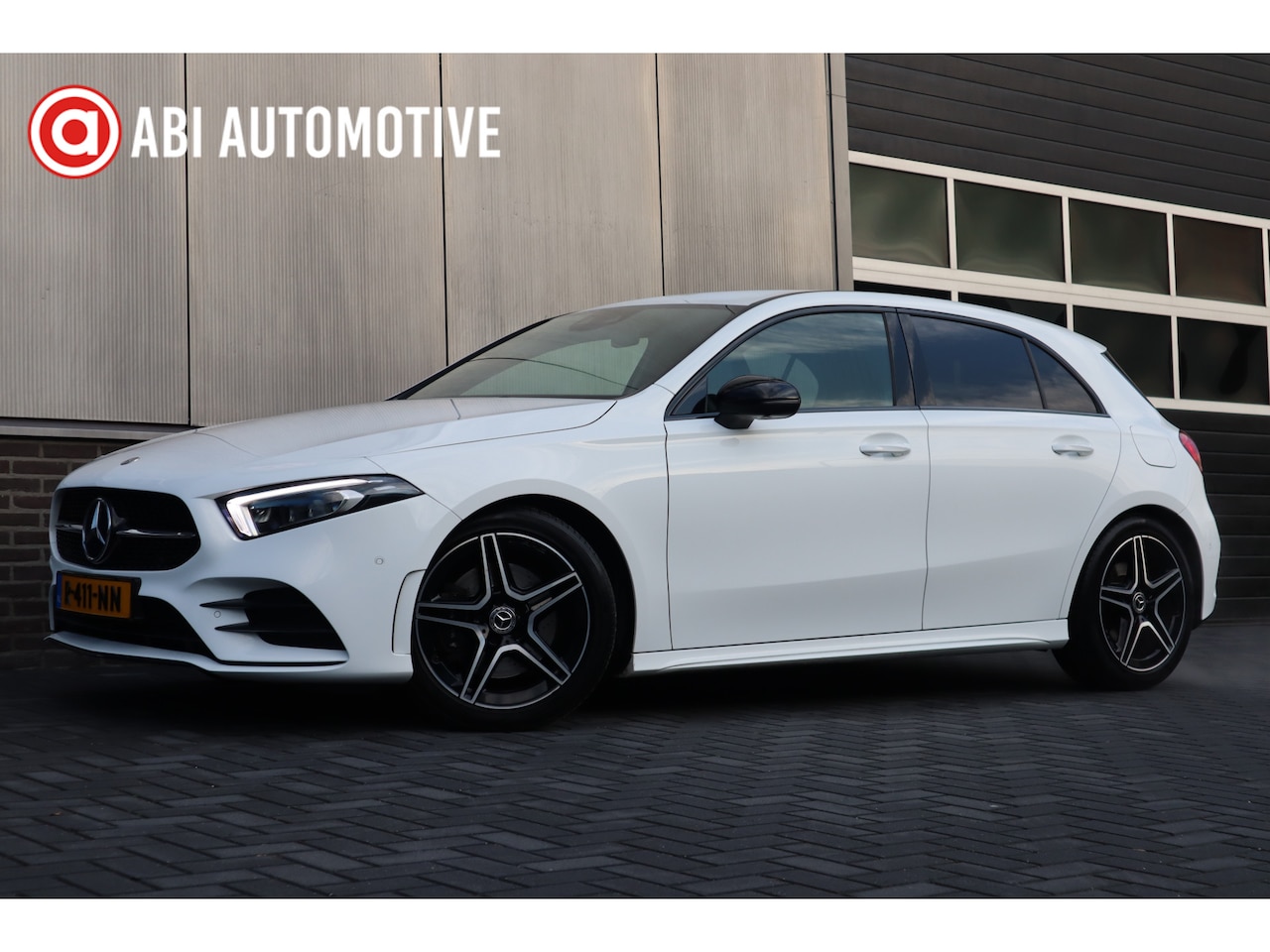 Mercedes-Benz A-klasse - 220 191 pk Premium Plus AMG-Sportpakket / Night-Pakket/ Leder/ Sport-Stoelen/ Stoel.Verw/ - AutoWereld.nl