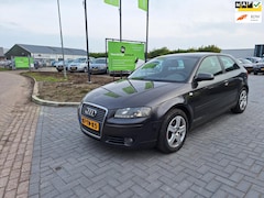 Audi A3 - 2.0 FSI Attraction Pro Line Business / NETTE AUTO / APK MAART 2026