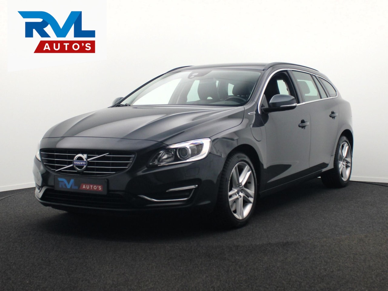 Volvo V60 - 2.4 D6 AWD Plug-In Hybrid Summum Leder Navigatie Origineel NL - AutoWereld.nl