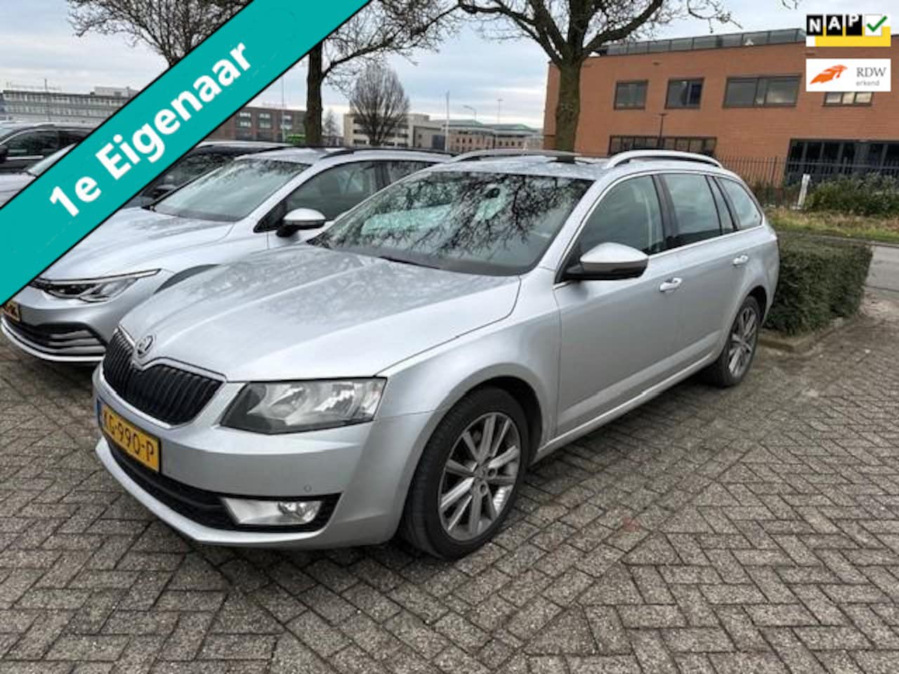 Skoda Octavia Combi - 1.4 TSI 150pk Automaat Navi Schuifdak 1e eigenaar Historie - AutoWereld.nl