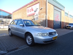 Audi A4 Avant - 2.4 V6 Advance