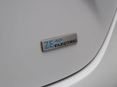 Renault Zoe - R110 Limited 41 kWh Accu HUUR | Navigatie | Klimaatcontrole | Achteruitrijcamera |