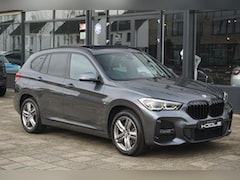 BMW X1 - xDrive25e High Executive | M pakket | PANO | H&K | Trekhaak