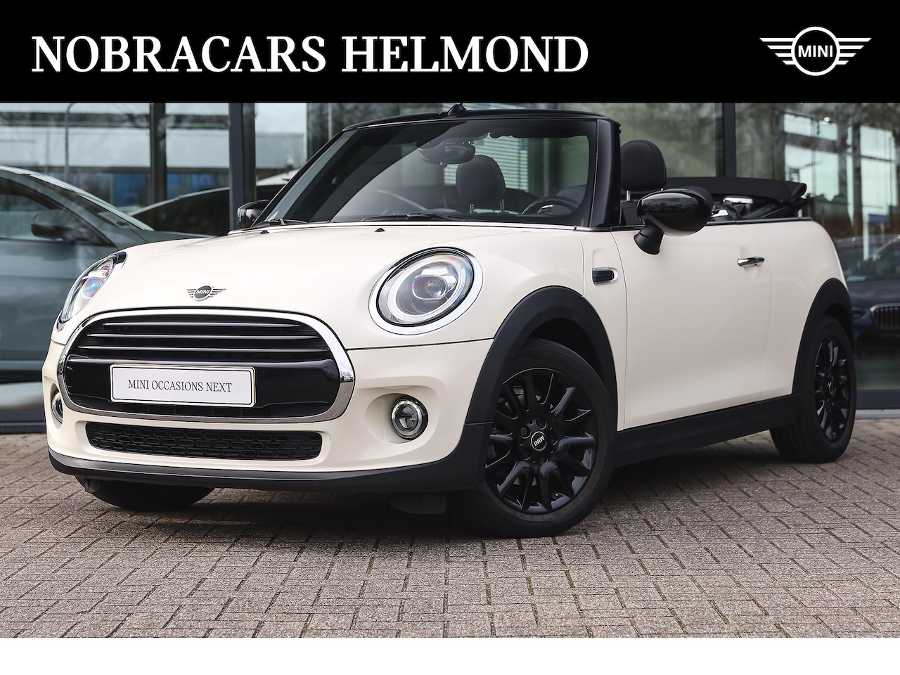 MINI Cabrio - Cooper Automaat / Comfort Access / LED / Stoelverwarming / Cruise Control / Navigatie - AutoWereld.nl