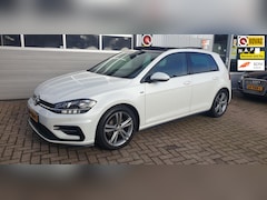 Volkswagen Golf - 1.0 TSI Highline R Panodak Park Pilot Trekhaak