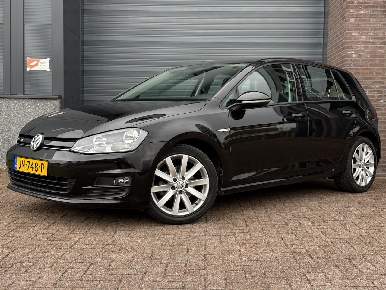 Volkswagen Golf - 1.0 TSI Trendline 5DRS | AIRCO | ELEK. RAMEN | APK 2026! - AutoWereld.nl