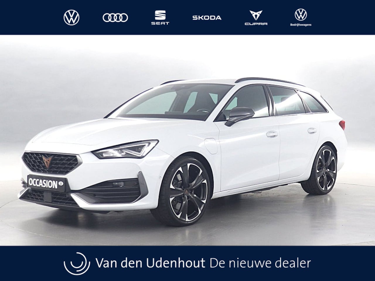 CUPRA Leon Sportstourer - 1.4 TSI eHybrid 245pk PHEV VZ / Panoramadak / Memory / Navigatie / Camera - AutoWereld.nl