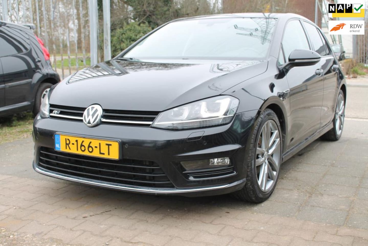 Volkswagen Golf - 1.2 TSI Business Edition R Connected 1.2 TSI Business Edition R Connected - AutoWereld.nl