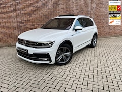 Volkswagen Tiguan - 1.4 TSI R-Line Pano-Keyless-HUD-trekhaak-VC-360C