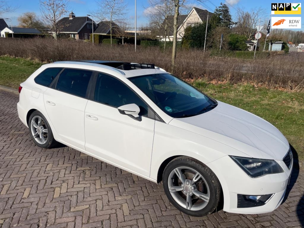 Seat Leon ST - 1.4 EcoTSI FR CoD-Navi -Pano- - AutoWereld.nl