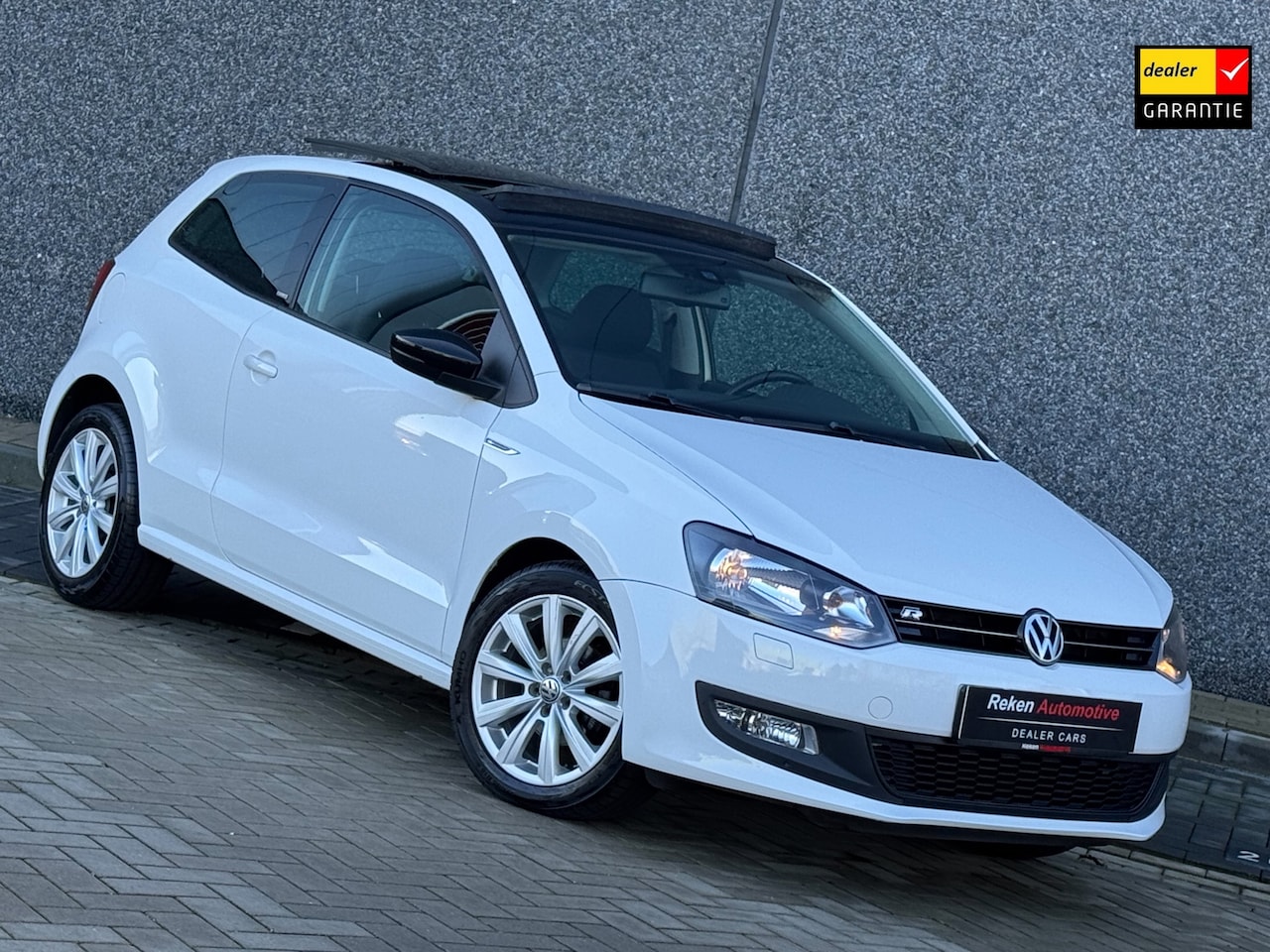 Volkswagen Polo - 1.4-16V R-line Pano Alcantara Clima Cruise - AutoWereld.nl