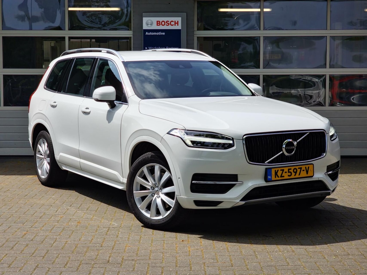 Volvo XC90 - 2.0 T5 AWD Momentum|7-persoons|Automaat|Leer|Led|19-inch|carplay|Camera| - AutoWereld.nl