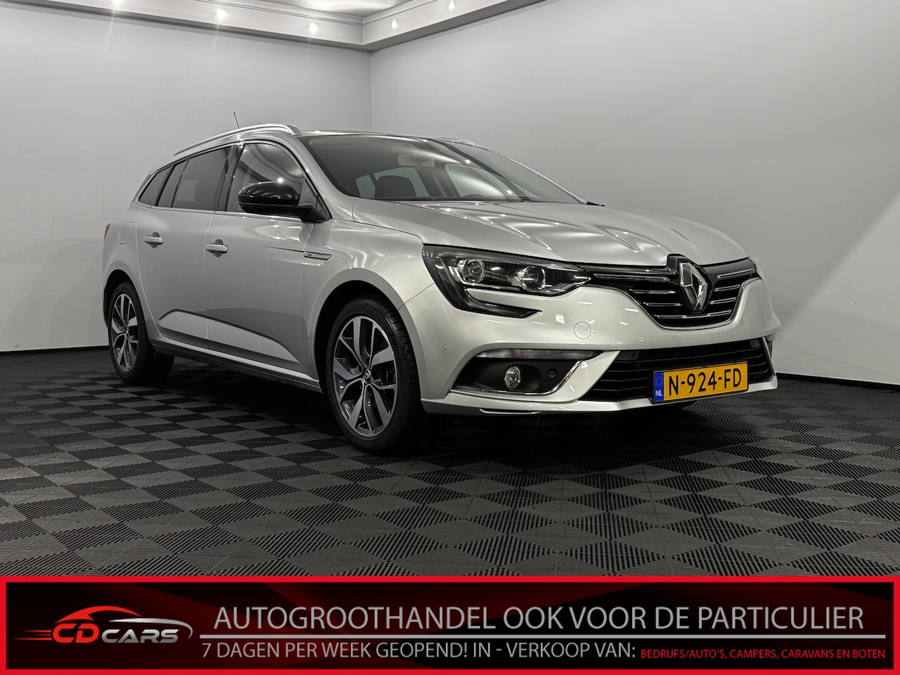 Renault Mégane Estate - 1.3 TCe Limited Half leder, Camera, Navi, Clima, Keyless start, Cruise control, Stoelverwa - AutoWereld.nl