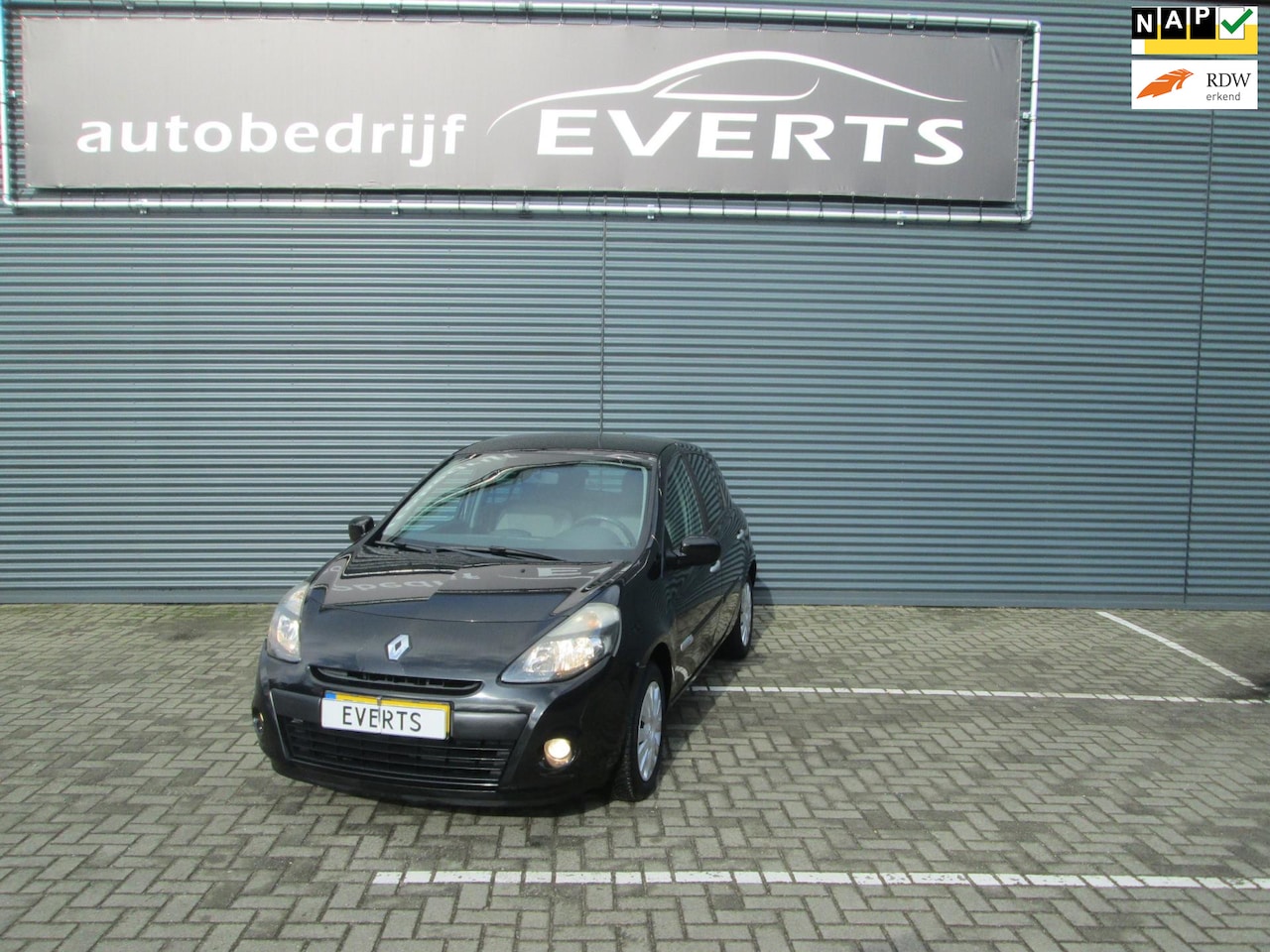 Renault Clio - 1.5 dCi Parisienne 179342 km Nap distributie bij157466 vervangen in 04.2023 zeer mooie zui - AutoWereld.nl