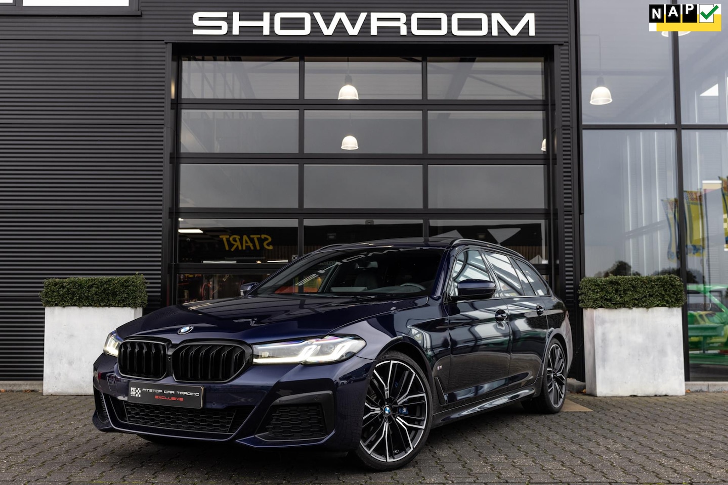 BMW 5-serie Touring - 530i xDrive M-Sport, 252 PK, Facelift, NAP, Pano! - AutoWereld.nl