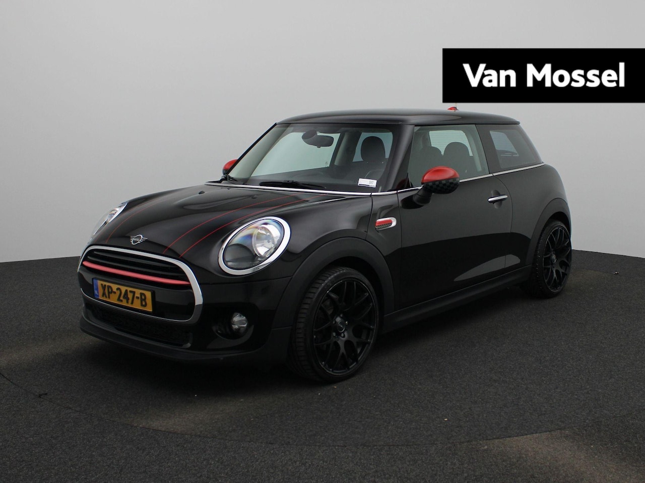 MINI Cooper - Mini 1.5 | LMV | Parkeer sensoren | Navigatie | Airco | Cruise control | Bluetooth - AutoWereld.nl