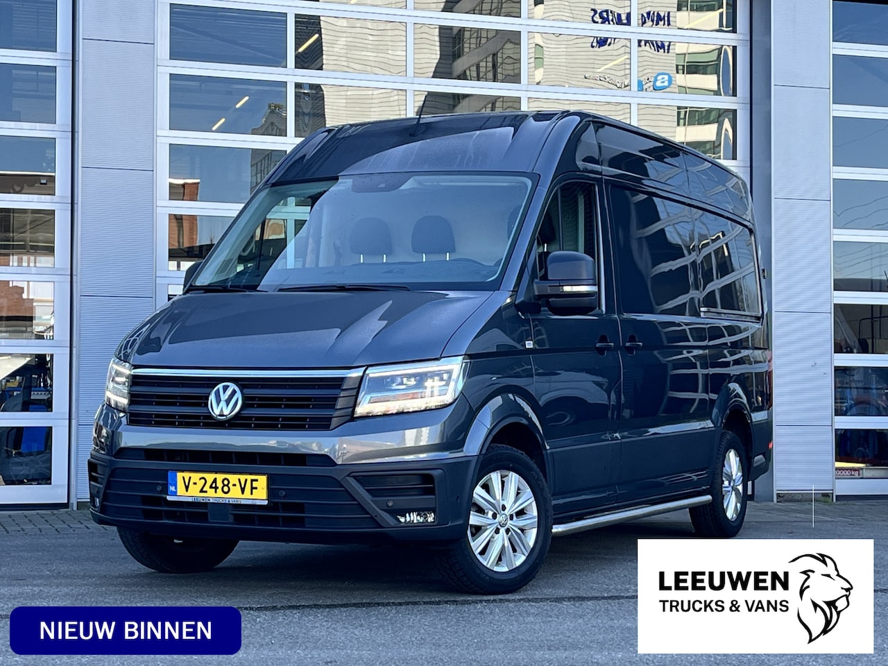 Volkswagen Crafter - 35 2.0 TDI 177PK L3H3 Highline 8-Traps Automaat 2x Schuifdeur - AutoWereld.nl