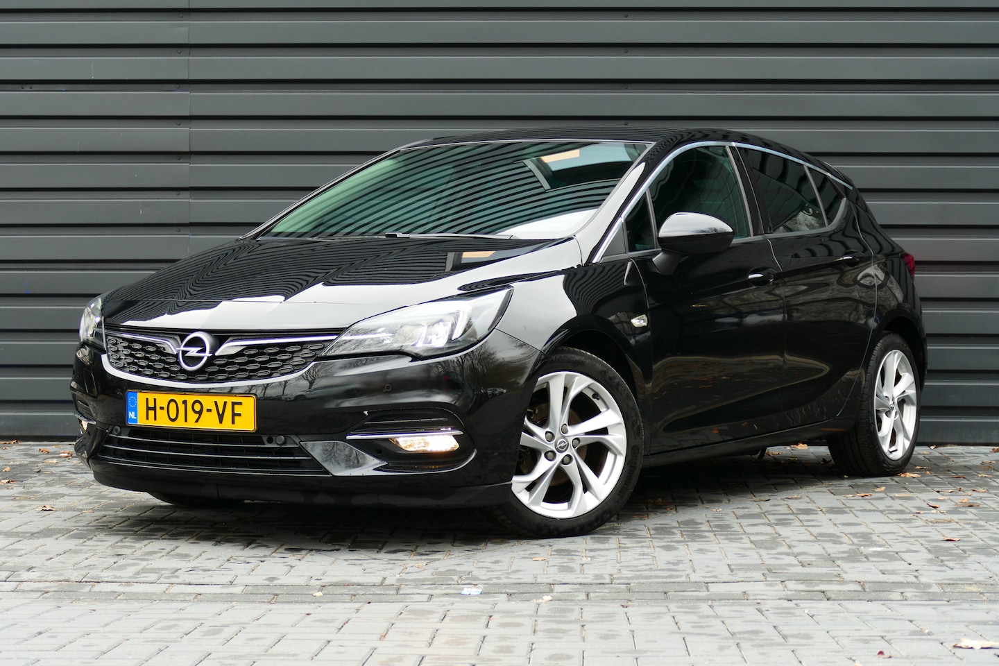 Opel Astra - 1.2 TURBO 130PK 5-DRS INNOVATION + / NAVI / LED / CLIMA / PDC / 17"LMV / CAMERA / AGR / WI - AutoWereld.nl