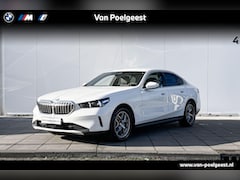 BMW 5-serie - Sedan 520i Harman Kardon audio / Driving Assistant / Stoelverwarming / Achteruitrij Camera