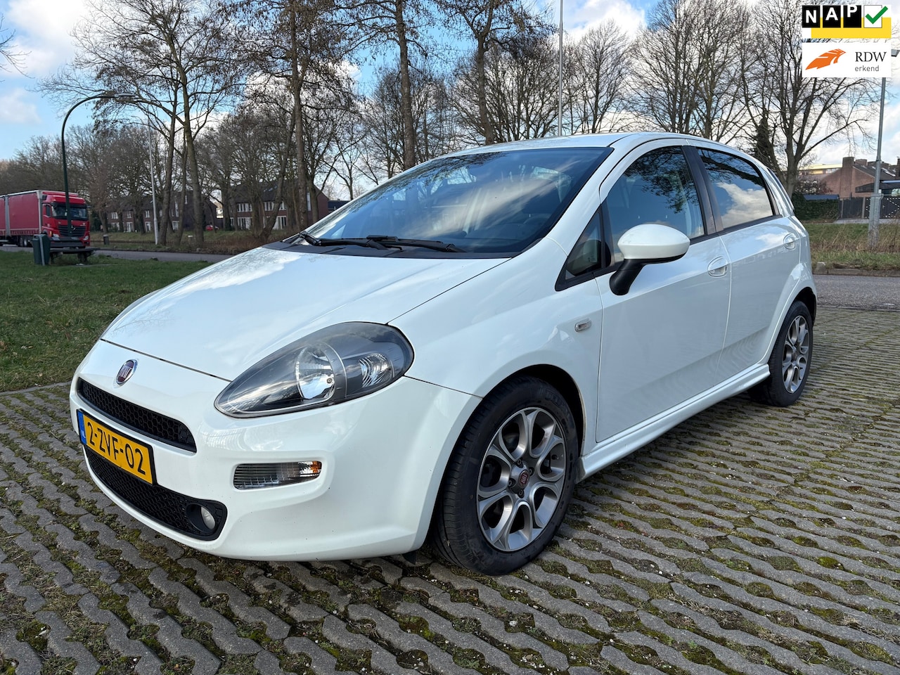 Fiat Punto Evo - 0.9 TwinAir Lounge / airco / nap - AutoWereld.nl