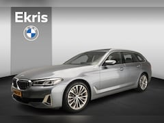 BMW 5-serie Touring - 520i | LED | Leder | Navigatie | Trekhaak | Schuifdak | Comfortzetels | Active cruise | DA