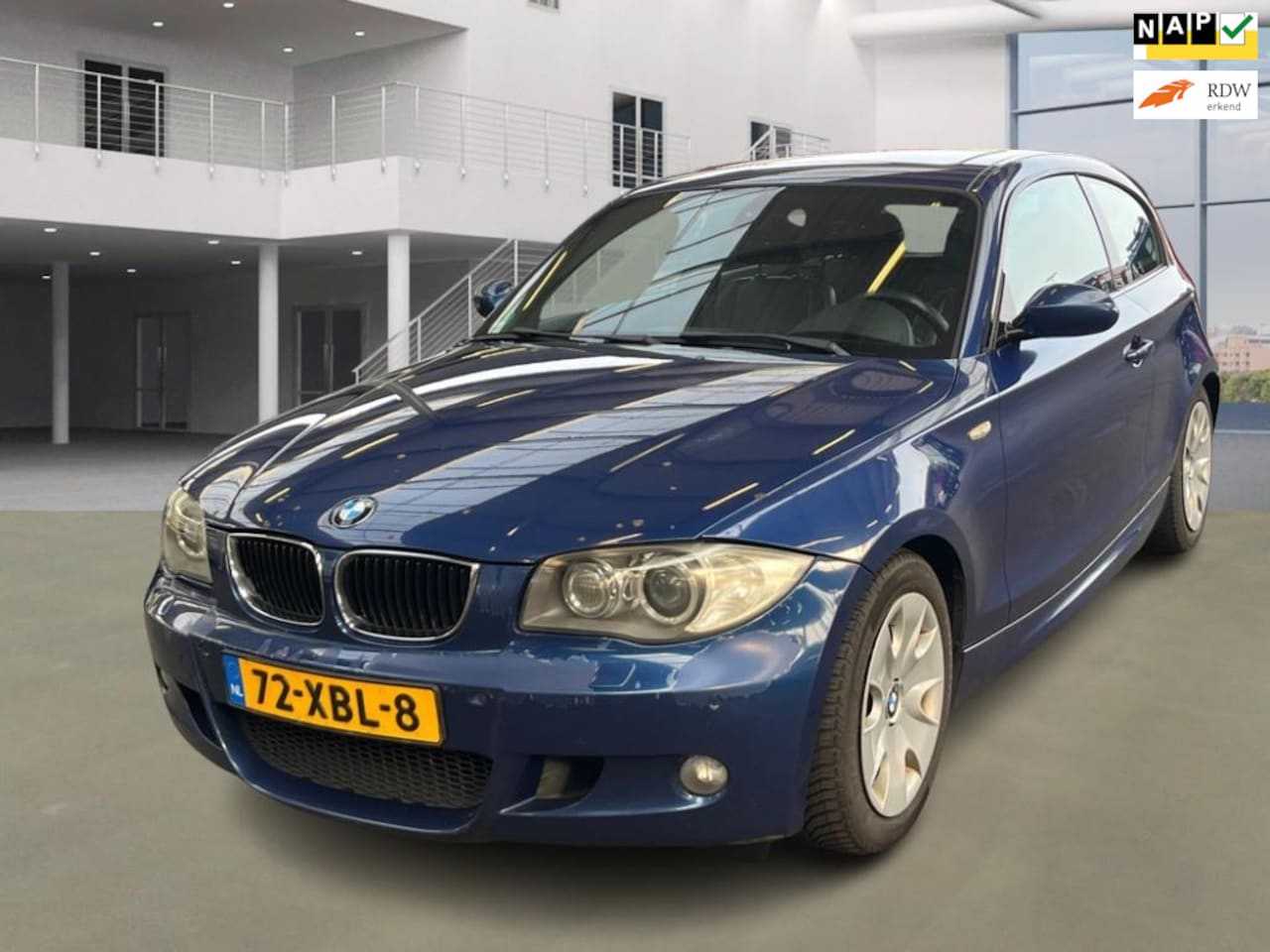 BMW 1-serie - 120d High Executive/M-PAKKET/AUT/SCHUIFDAK/LEDER/STOELVERW/XENON - AutoWereld.nl