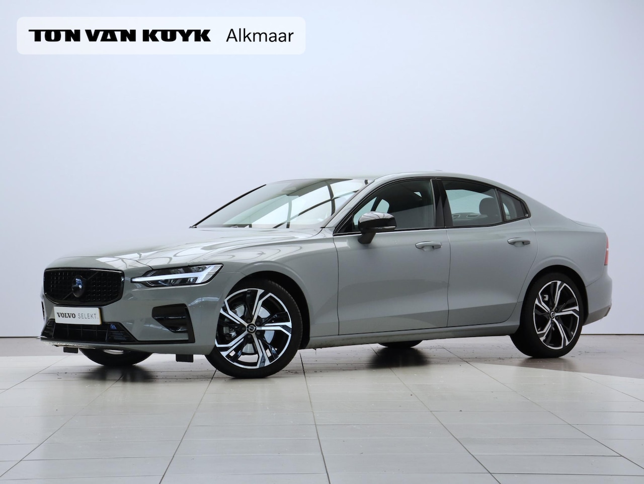 Volvo S60 - B4 197PK Plus Dark / Google / Nappa Leder/Open Grid Contour Stoelen / 19" / Adaptive Cruis - AutoWereld.nl