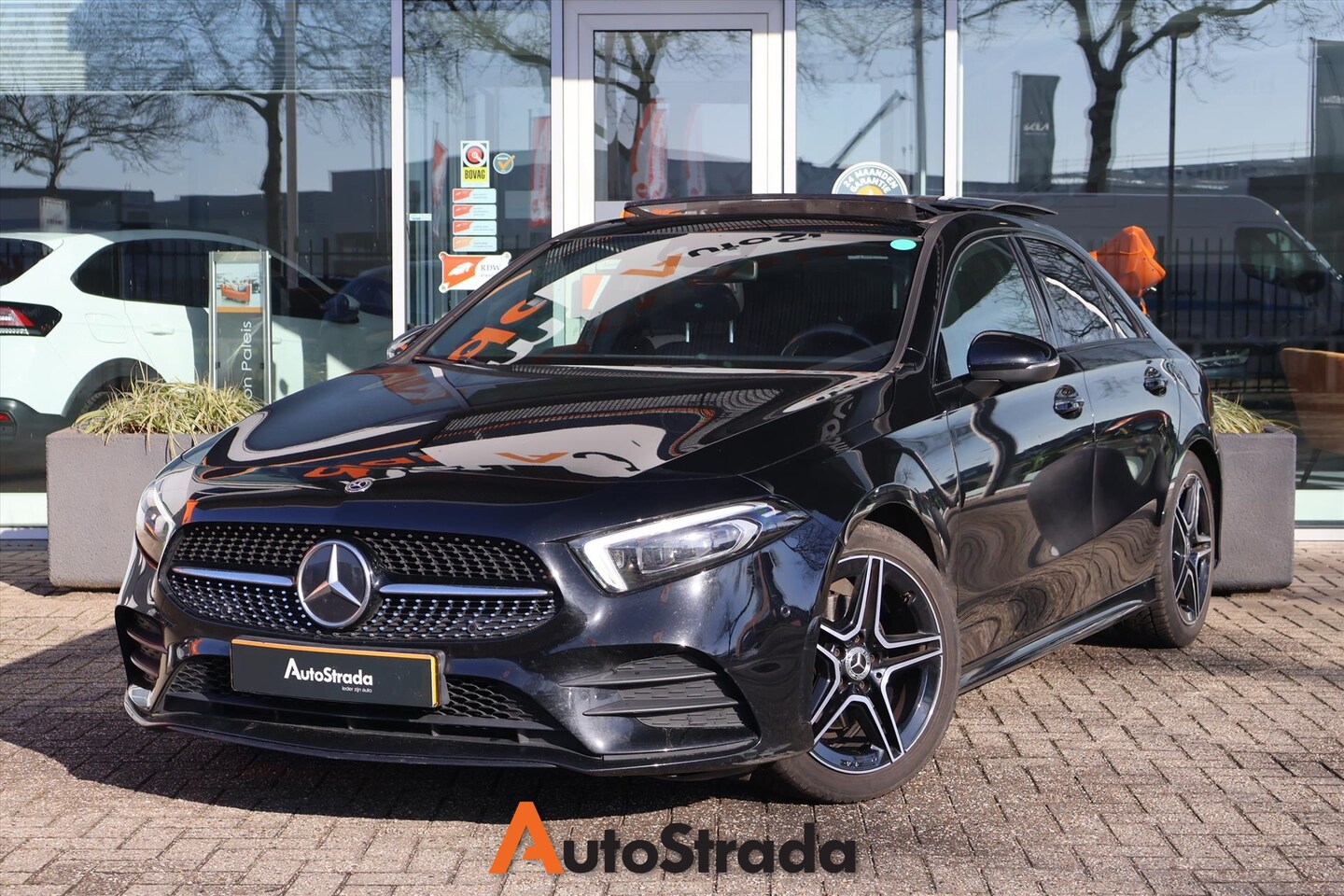 Mercedes-Benz A-klasse - Limousine A 200 AMG-Line 163pk 7G-DCT | Pano | Camera | Memory | Sfeer | Multibeam | Cruis - AutoWereld.nl